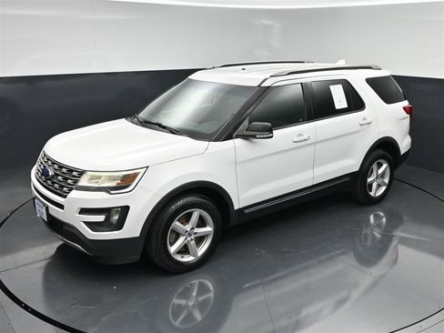 Used 2016 Ford Explorer XLT AWD/4WD image 20
