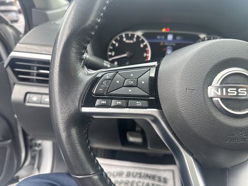 Used 2023 Nissan Altima 2.5 SV w/ SV Premium Package image 18