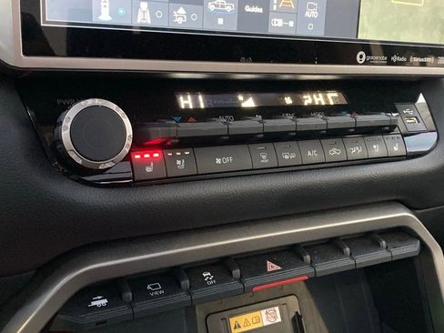 Used 2024 Toyota Tundra Limited image 26