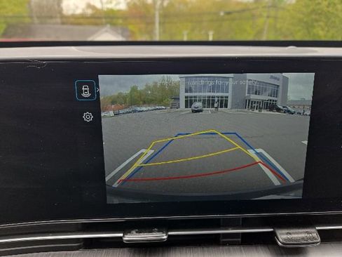 Used 2024 Hyundai Kona SE AWD/4WD image 8