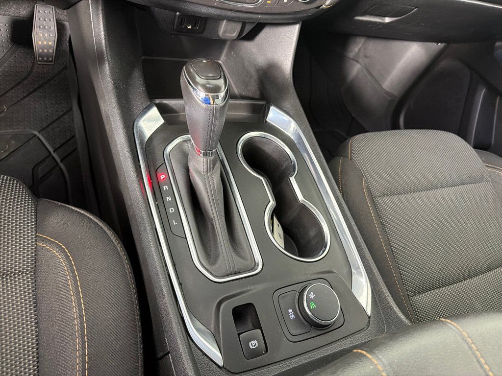 Used 2019 Chevrolet Traverse LT FWD image 16