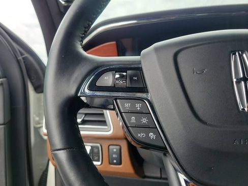 Used 2024 Lincoln Navigator Reserve AWD/4WD image 22