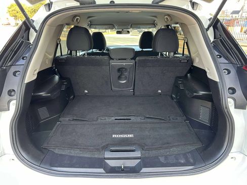 Used 2017 Nissan Rogue SV image 27