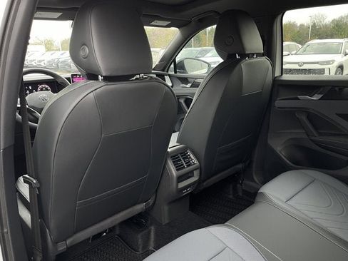 New 2026 Volkswagen Tiguan SE R-Line image 25