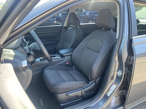 Certified 2025 Nissan Altima 2.5 S FWD image 18