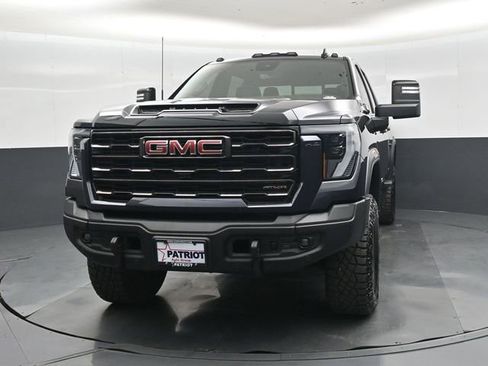 Used 2025 GMC Sierra 2500 AT4X w/ AT4X AEV Edition image 8