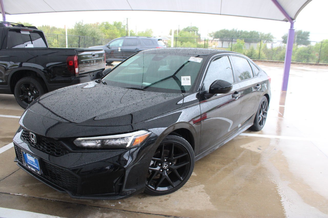 Used 2025 Honda Civic Sport image 1