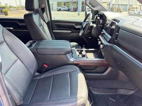 Used 2024 GMC Sierra 3500 SLT w/ SLT Premium Package AWD/4WD image 30