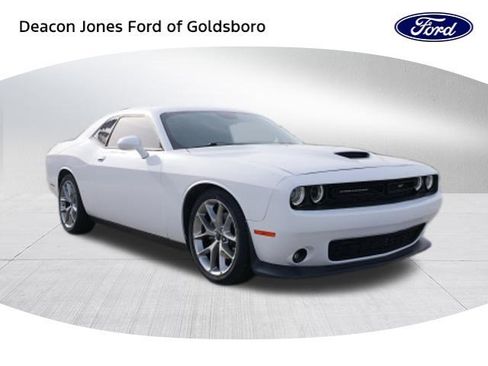 Used 2022 Dodge Challenger GT image 9