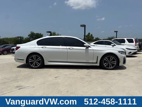 Used 2022 BMW 750i xDrive w/ Executive Package AWD/4WD image 3