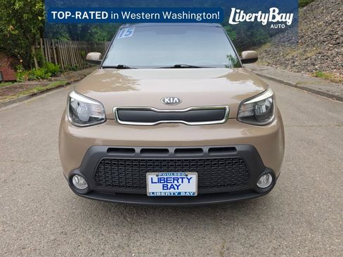 Used 2015 Kia Soul + w/ Primo Package FWD image 2