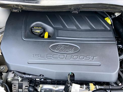 Used 2017 Ford Escape SE w/ SE Sport Appearance Package FWD image 32
