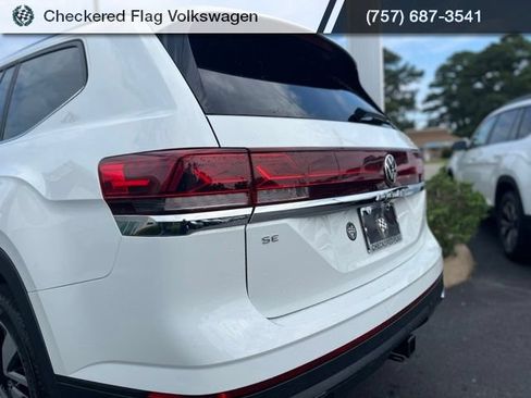 Used 2025 Volkswagen Atlas SE FWD image 9