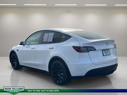 Used 2022 Tesla Model Y Long Range image 5