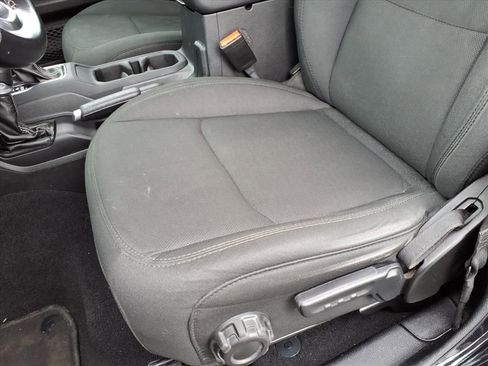 Used 2021 Jeep Gladiator Overland image 19