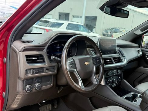 Used 2023 Chevrolet Suburban LT RWD image 4