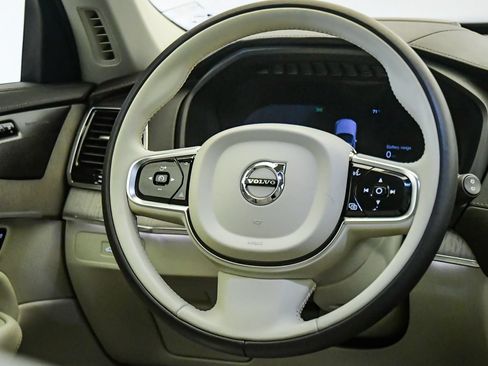 Certified 2025 Volvo XC90 T8 Ultra w/ Protection Package Premier AWD/4WD image 13
