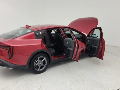 Used 2025 Kia K4 FWD image 12