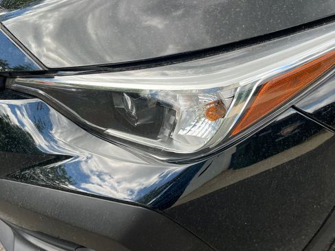 Certified 2024 Subaru Crosstrek 2.0i Premium AWD/4WD image 8