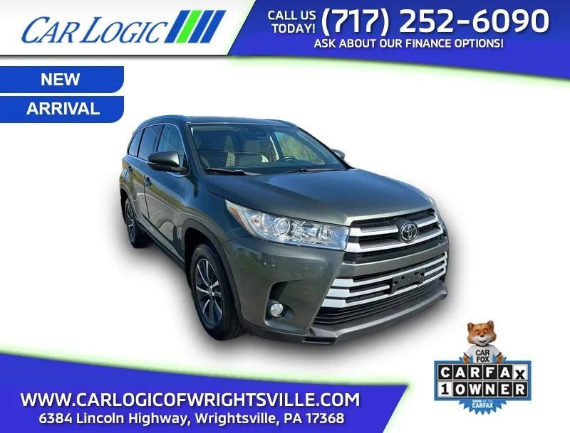 Used 2017 Toyota Highlander XLE AWD/4WD image 1