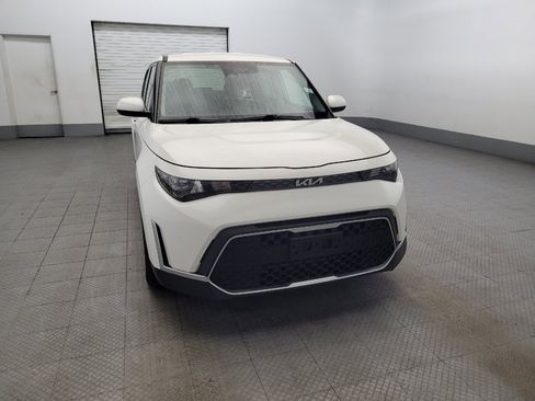 Used 2023 Kia Soul LX w/ LX Technology Package image 14