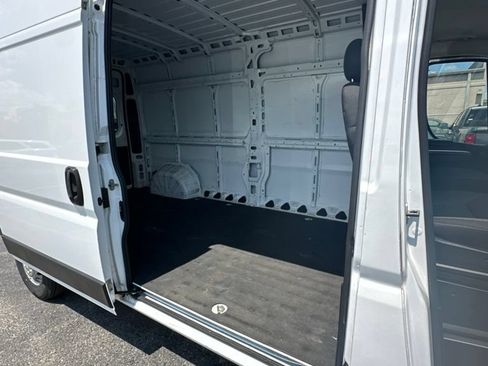 Used 2022 RAM ProMaster 2500 FWD image 5