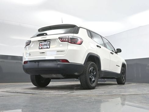 Used 2017 Jeep Compass Sport w/ Cold Weather Group AWD/4WD image 45