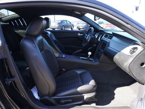 Used 2011 Ford Mustang Shelby GT500 w/ SVT Performance Pkg image 7