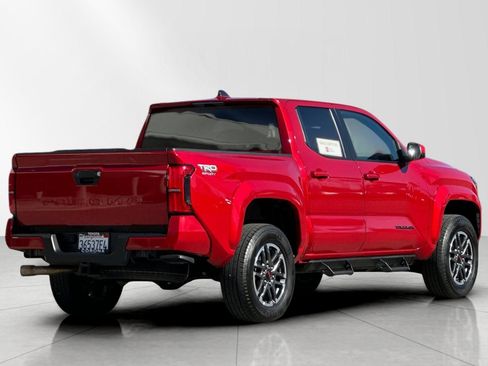 Used 2025 Toyota Tacoma TRD Sport image 4