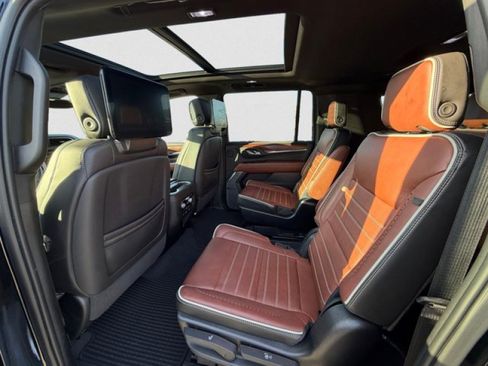Used 2023 GMC Yukon XL Denali Ultimate AWD/4WD image 18