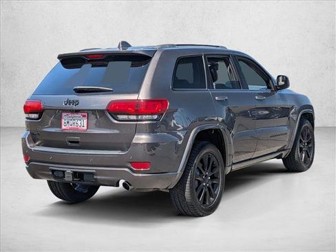 Used 2019 Jeep Grand Cherokee Altitude AWD/4WD image 6
