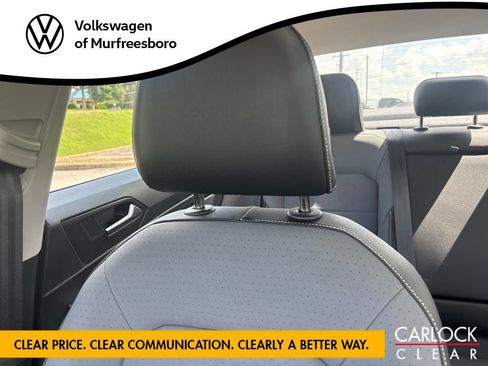 Certified 2025 Volkswagen Jetta SE FWD image 24
