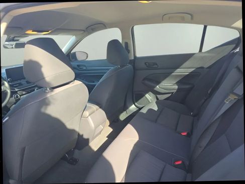 Used 2025 Nissan Altima 2.5 S image 12