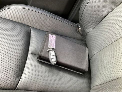 Used 2022 Nissan Rogue Sport SL w/ Premium Package image 10