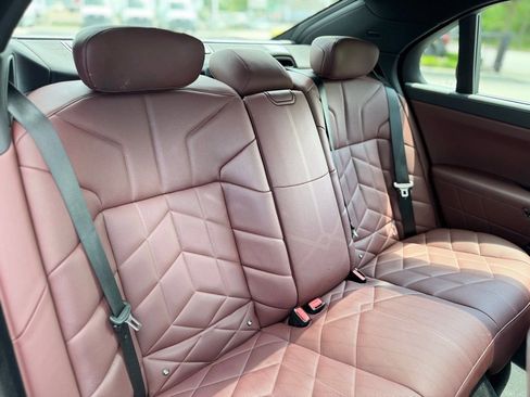 Used 2024 BMW 760i xDrive w/ Premium Package 2 image 45