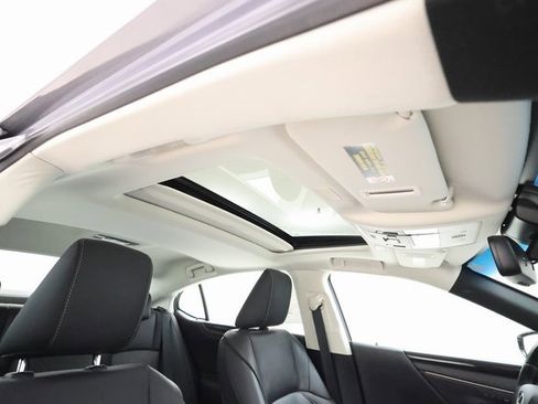 Used 2021 Lexus ES 300h w/ Premium Package image 26