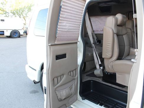 Used 2006 Chevrolet Express 1500 RWD image 42