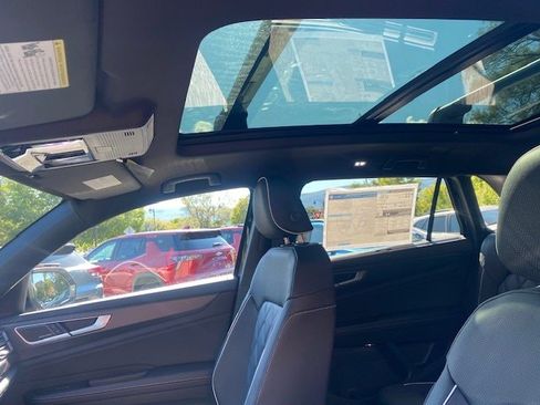 New 2026 Volkswagen Atlas Cross Sport SEL Premium R-Line image 8