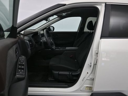Used 2023 Nissan Rogue S FWD image 20