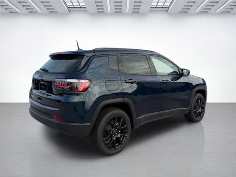 New 2026 Jeep Compass Latitude AWD/4WD image 3