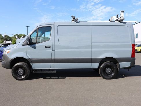 Used 2024 Mercedes-Benz Sprinter 2500 image 2