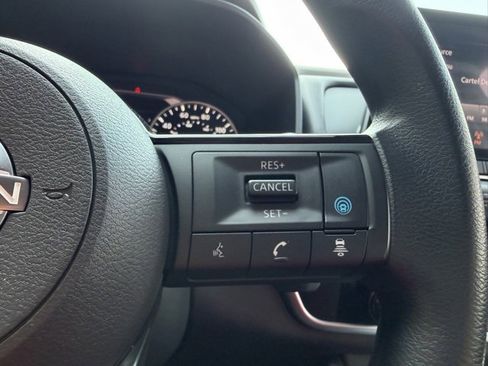 Certified 2023 Nissan Rogue SV image 18