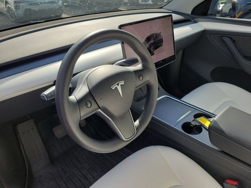 Used 2023 Tesla Model Y Long Range image 25