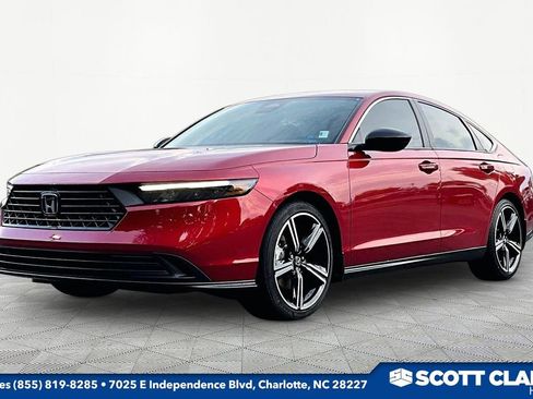 Used 2025 Honda Accord Sport image 3