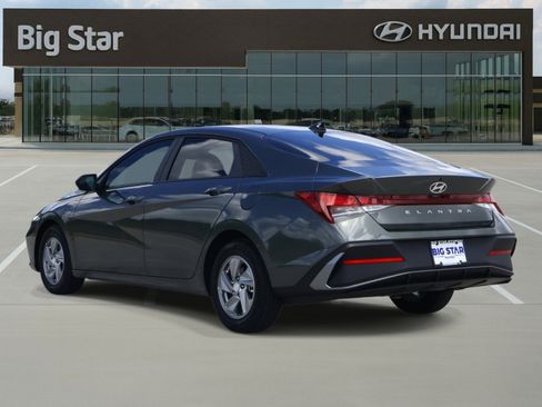 Used 2026 Hyundai Elantra SE FWD image 3