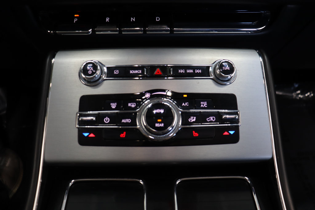 Used 2023 Lincoln Aviator AWD image 36
