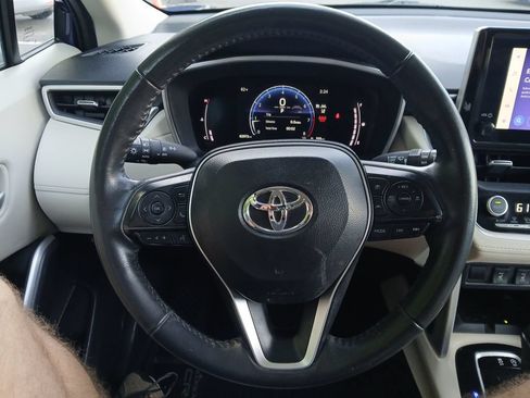 Used 2024 Toyota Corolla Cross XLE w/ Convenience Package AWD/4WD image 16