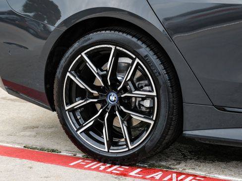 Used 2022 BMW i4 eDrive40 w/ M Sport Package RWD image 48