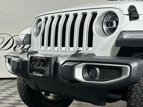 Used 2020 Jeep Wrangler Unlimited Sahara w/ LED Lighting Group AWD/4WD image 33