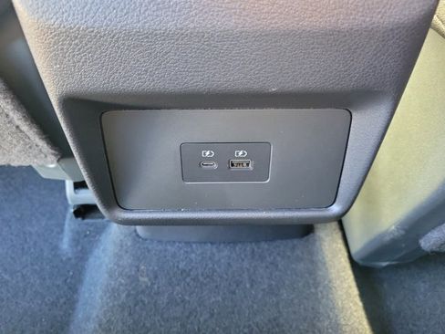 Used 2023 Nissan Rogue SV image 15